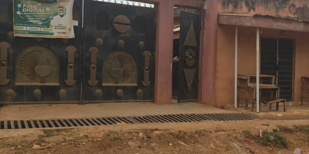 A Flat, Futa South Gate